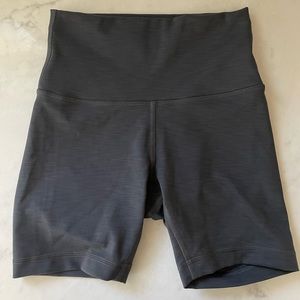 Lululemon Wunder Train High-Rise Short 6"
